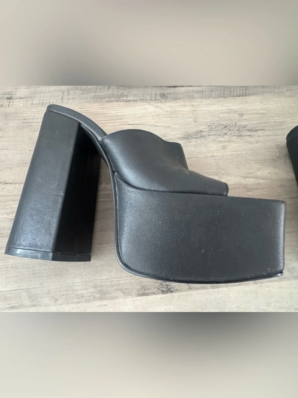 Steve Madden Trixie Black Leather Platforms